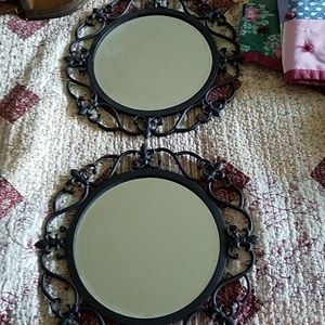 A set of 2 wall mirrors